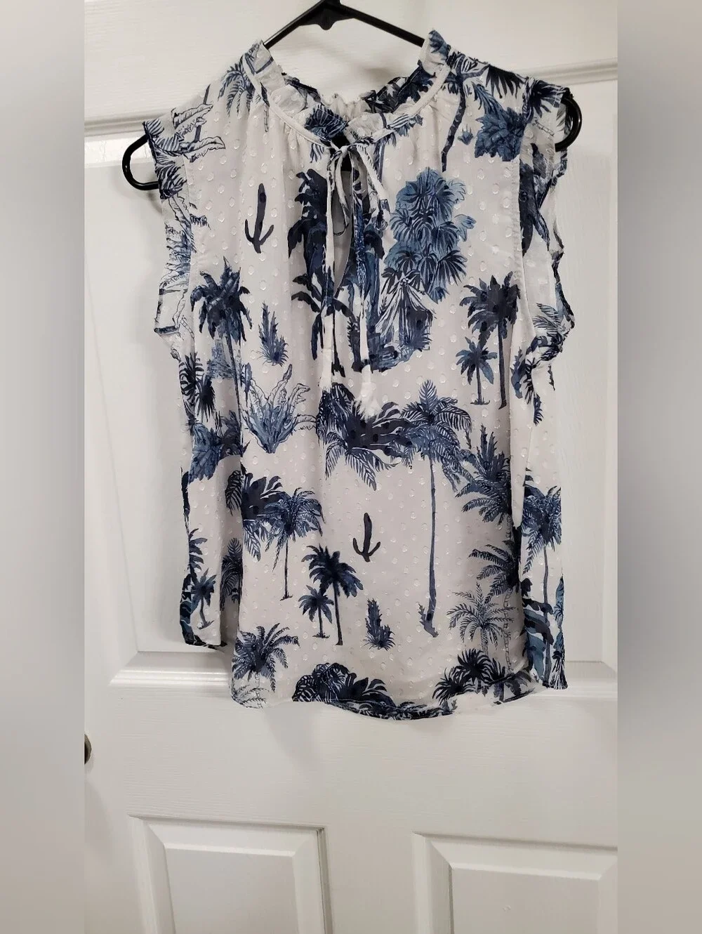 RACHEL Rachel Roy Blue and White Palm Print Sleeveless Blouse SMALL